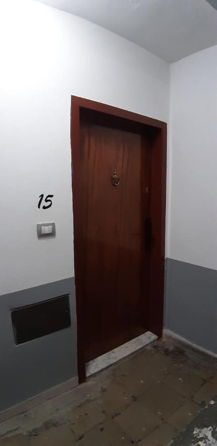 Rondine Studio Apartment Tiranë Eksteriør bilde