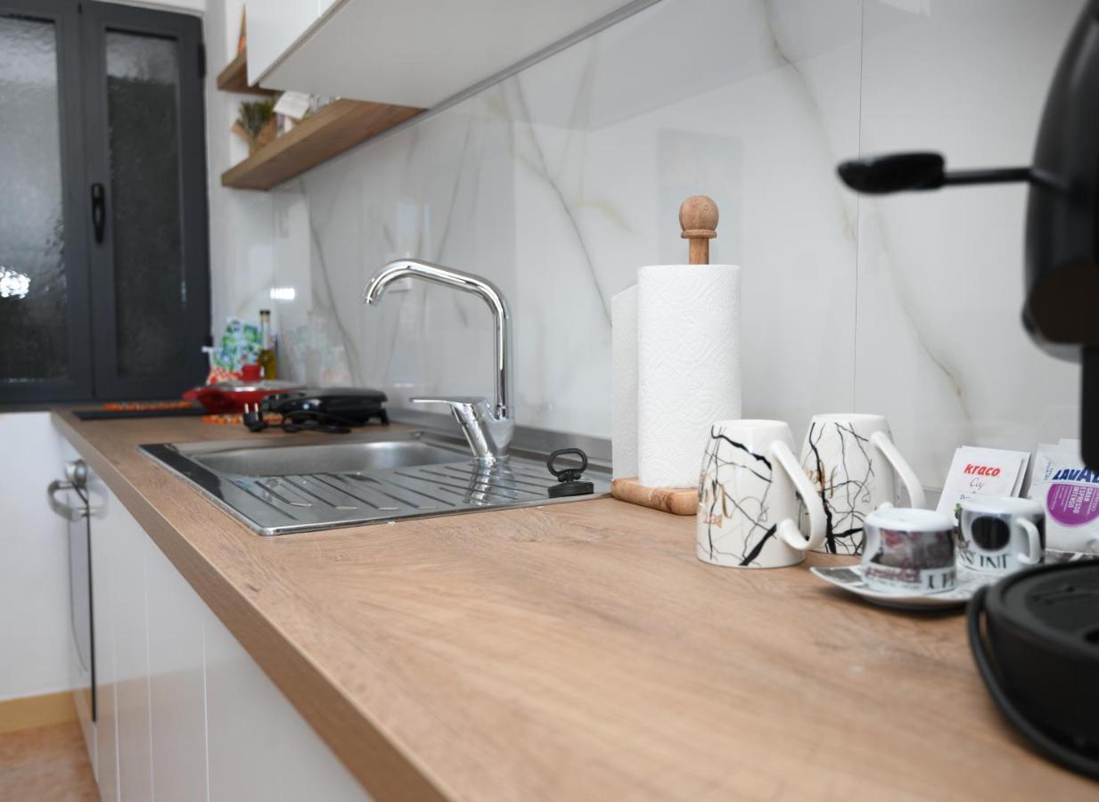 Rondine Studio Apartment Tiranë Eksteriør bilde