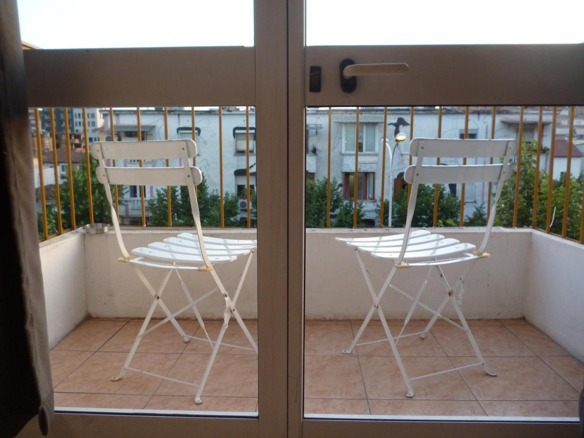 Rondine Studio Apartment Tiranë Eksteriør bilde